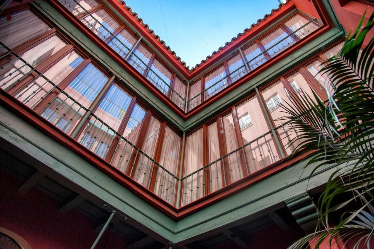 Oriental Apartment Gardens Views 2 Pax Севилья Экстерьер фото